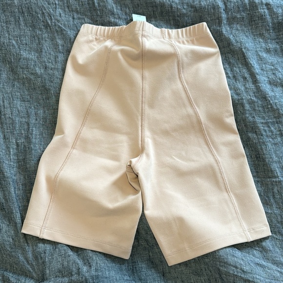 Aritzia biker shorts - Picture 3 of 4